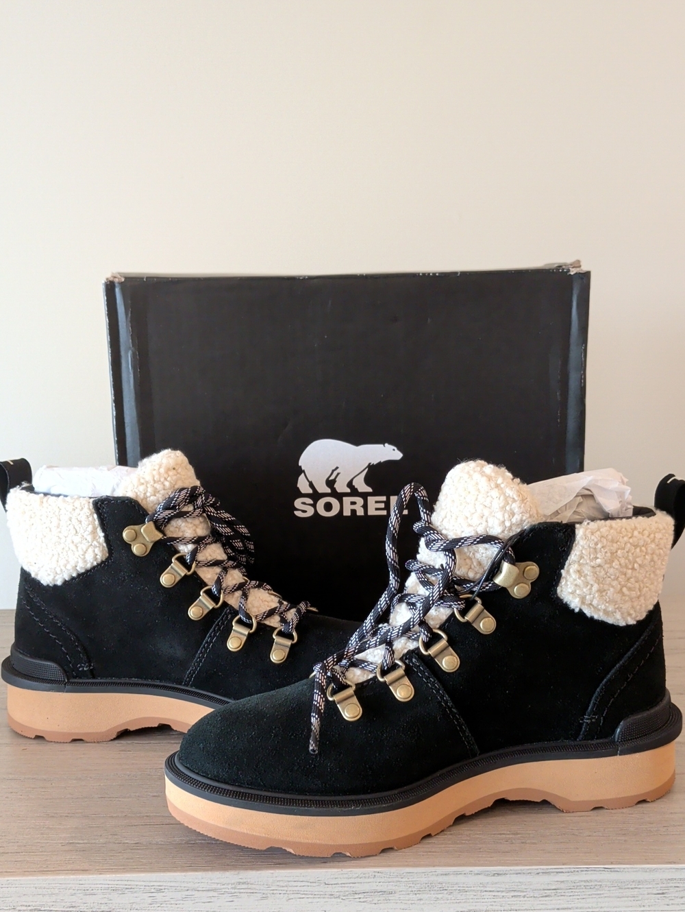 SOREL NIB 6.5 Cozy Hiker Black